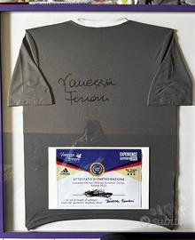 Maglia Vanessa Ferrari autografata con cornice