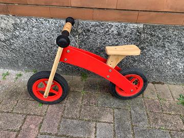 Bici senza pedali in legno