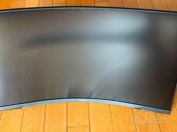 Schermo curvo lcd per gaming