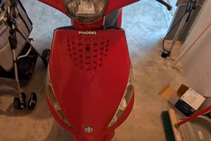Scooter Piaggio Zip  100