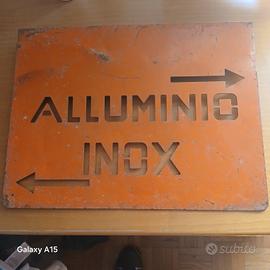 cartellone pubblicitario