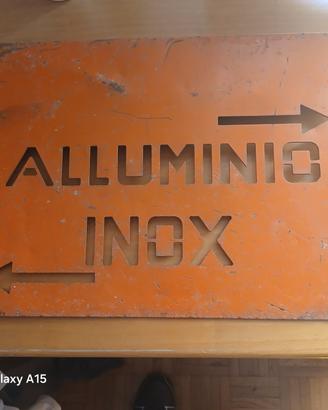 n 3cartelloni pubblicitarii