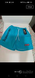 pantaloncini da bagno Superman di colore blu con c