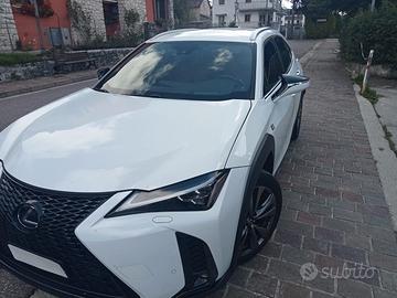 Lexus UX Hybrid 4WD F Sport