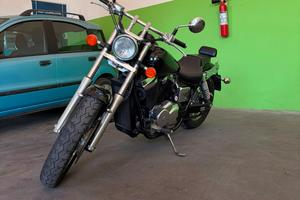 Honda VT 750 Black Widow -2001
