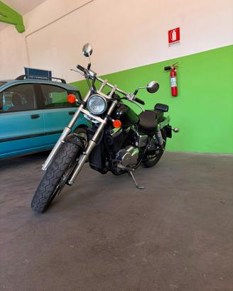 Honda VT 750 Black Widow -2001