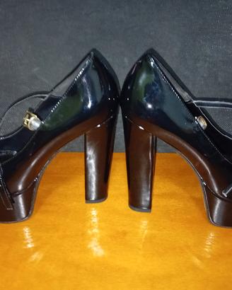 Zeppa elegante vernice