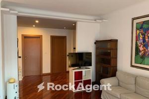 AMPIO 4 LOCALI CON DOPPI SERVIZI E CUCINA ABITABIL