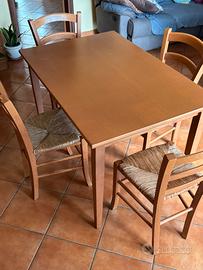 Tavolo da pranzo in legno di faggio + set 4 sedie