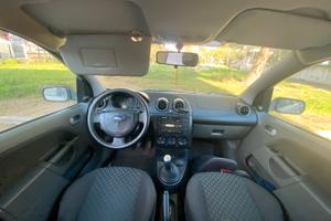 Ford fiesta 2003