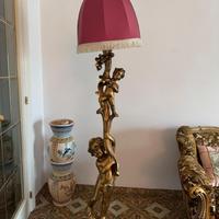 LAMPADA DA TERRA IN LEGNO LAVORATO