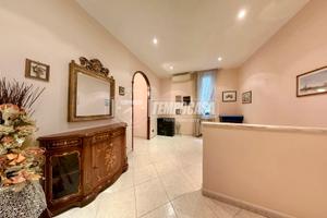 TRILOCALE PRONTO DA ABITARE ZONA CENTRALISSIMA !!!