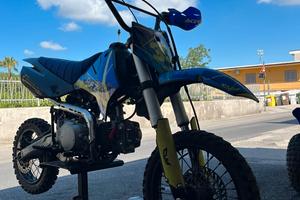 Pitbike modello RFZ 125