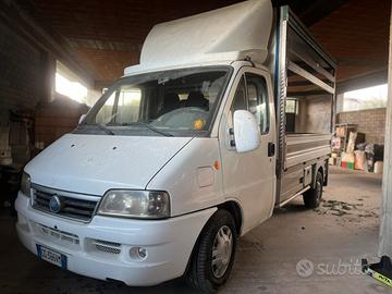 Furgone  da lavoro centinato meccanica 2.8