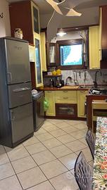 Cucina completa con elettrodomestici