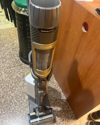 Shark PowerDetect Clean & Empty Aspirapolvere