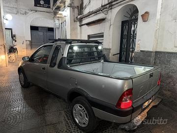 Fiat strada 1.9 JTD 2004