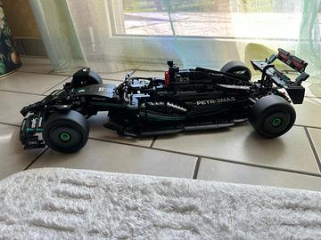 LEGO Technic Mercedes-AMG F1 W14