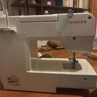 Macchina da cucire Singer con pedale