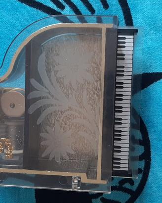Carillon pianoforte con musica