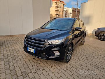 Ford Kuga 2.0 TDCI 180 CV 4WD Powershift ST-Line
