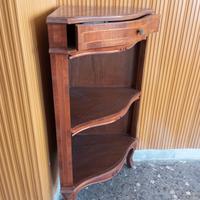 Angoliere in legno