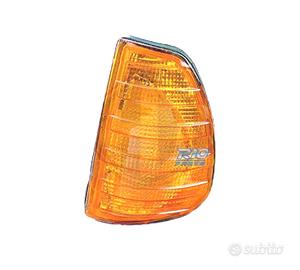 FRECCIA ANTERIORE SINISTRO MERCEDES W123 SERIE 200