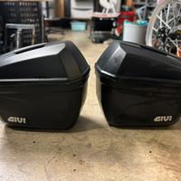 Borse laterali GIVI, per moto enduro.