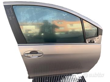 PORTIERA ANTERIORE DESTRA TOYOTA Yaris Serie (14>1