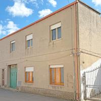 Centro- Casa bilivelli con cortile