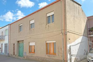 Centro- Casa bilivelli con cortile