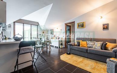 TRILOCALE ELEGANTE IN PALAZZINA - BOX, CANTINA