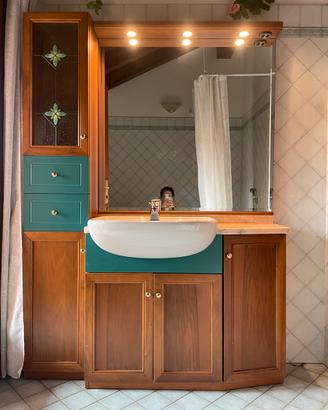 Mobile bagno completo con marmo rosa e specchio