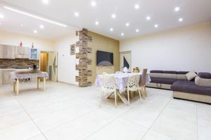 5 LOCALI A VILLABATE