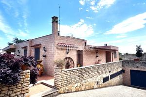 Villa indipendente con ampio giardino nel cuore de