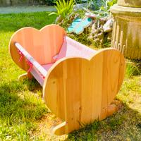 lettino in legno per bambole 