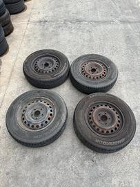 Gomme con cerchi in ferro Honda Crv 15”