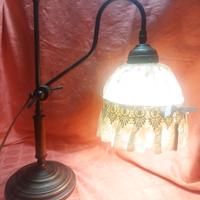 lampada in stile art Nouveau 