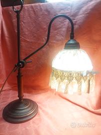 lampada in stile art Nouveau 