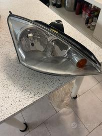 Faro anteriore destro ford focus