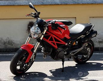 Ducati Monster 696 (35kW - Patente A2)