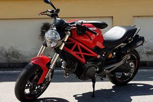 Ducati Monster 696 (35kW - Patente A2)