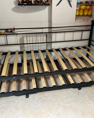 Letto in scetolato colore nero