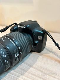 Canon EOS 550D con obiettivi 