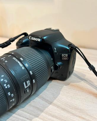 Canon EOS 550D con obiettivi 