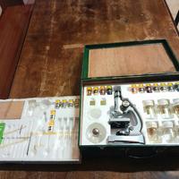 Antico Microscopio in confezione originale