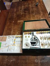 Antico Microscopio in confezione originale