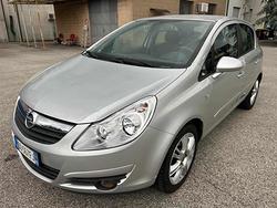 OPEL Corsa 1.2 5 porte Cosmo senza nessun lavoro