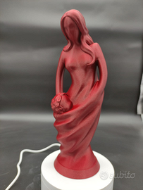 Statua mamma e bimbo l'unione la famiglia l'amore