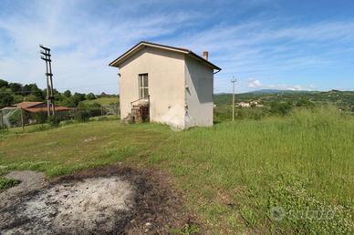 RUSTICO A ROCCA SINIBALDA